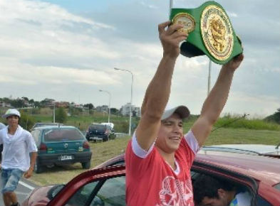 Maquinita recibido con honores en su ciudad