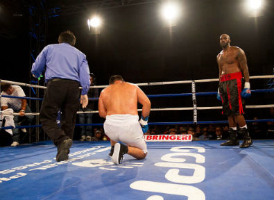 Davis sigue invicto tras superar a Ramos