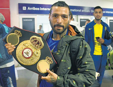 Matthysse, su cinturÃ³n y su equipo parten a Malasia.
