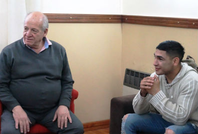 Mario Merlo, intendente de Villa Mercedes recibiÃ³ al flamante campeÃ³n sudamericano, Fabricio Bea.